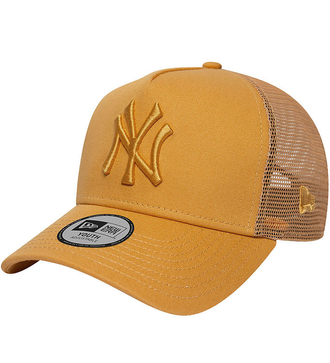 Beige 9forty League Trucker Kasket fra New Era